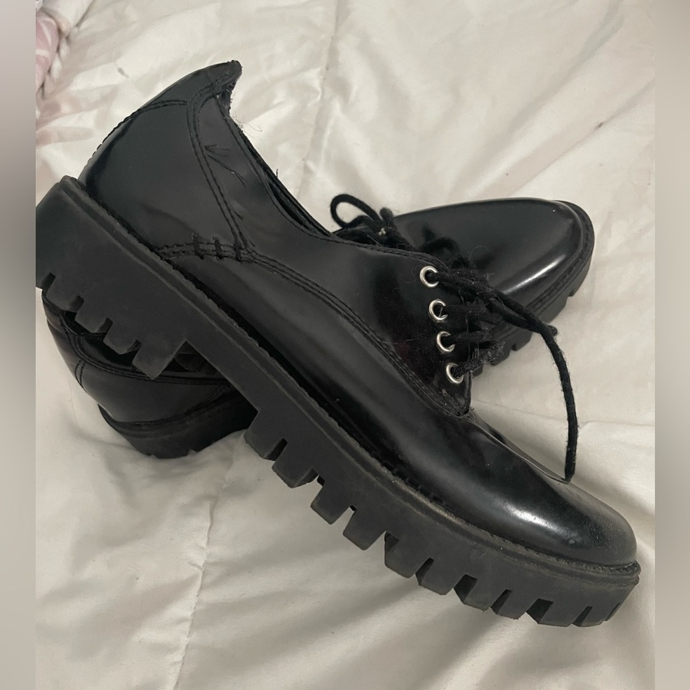 Mossimo womens shoes. Size 6